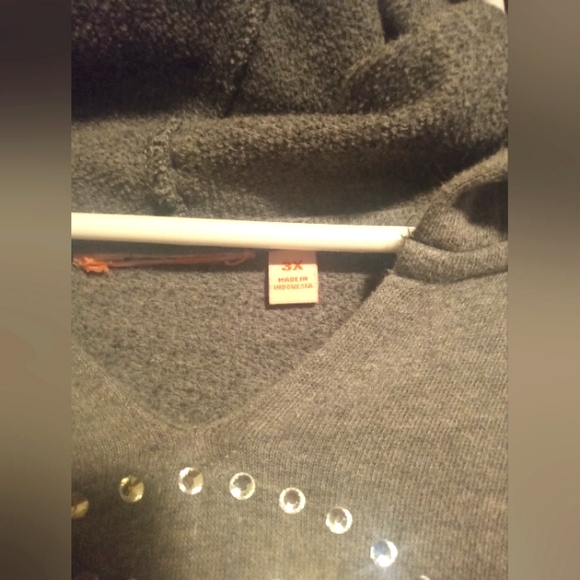 Women's Gray3X Hoodie With Rhinestone Peace Sign Measurements are in the picture - Picture 2 of 5